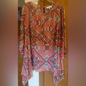 Umgee LIKE NEW 22”PTP Sz: 1X Blouse Paisley Shark Bite 3/4 Sleeve Sheer